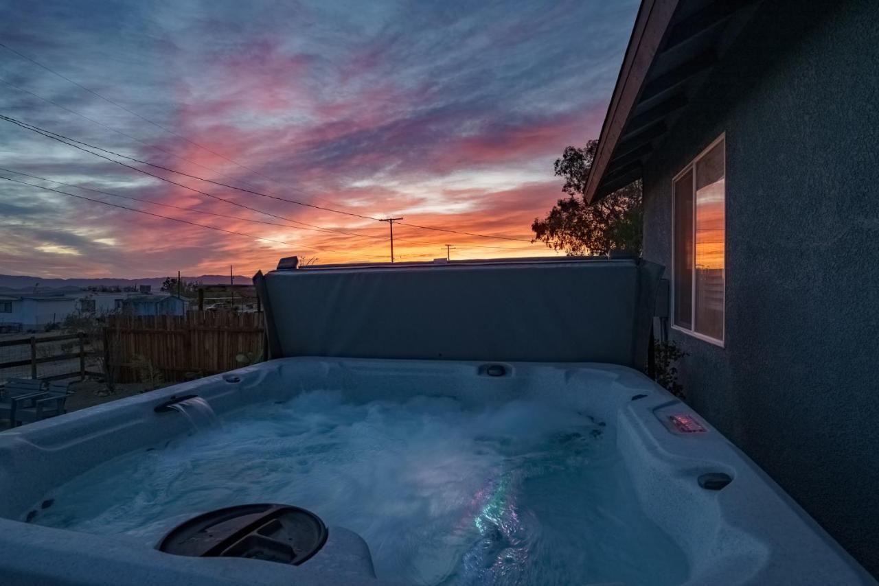 טוונטיניין פאלמס Desert Twilight 29 - Hot Tub & Ev Charger מראה חיצוני תמונה
